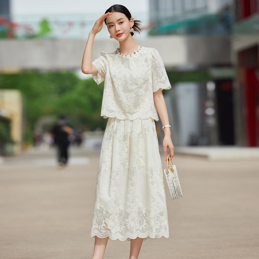 2025 Summer Embroidered Lace Two-Piece Set with Beaded Collar