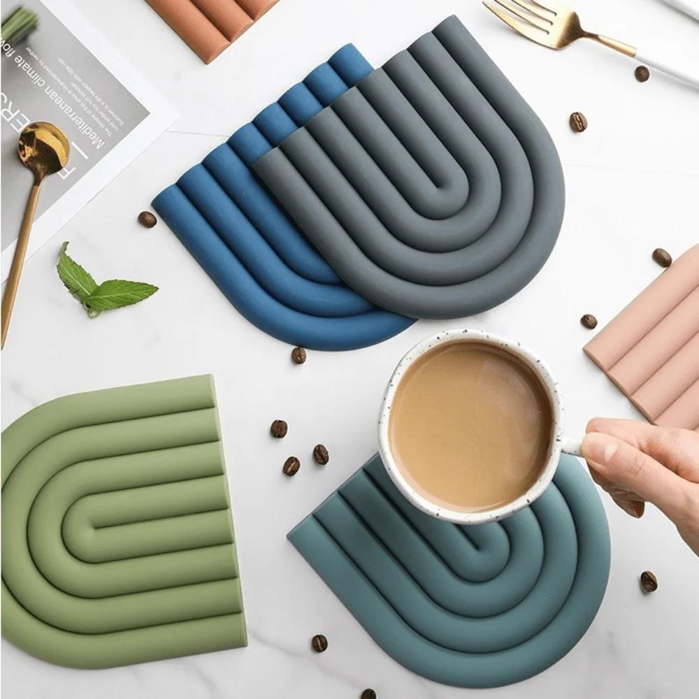 Silicone Trivet Mat Rainbow Shaped Heat-Resistant Pot Non Slip Insulation Hot Pad Coaster Cup Holder Food Grade Kitchen Accessor