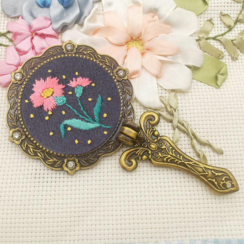 DIY Retro Embroidery Folding Makeup Mirror Kit: Beginner-Friendly Cute Ancient Style