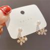 Pearl Flower Stud Earrings for Women Korean Creative Design Temperament Personality Jewelry Girl Gift Brincos