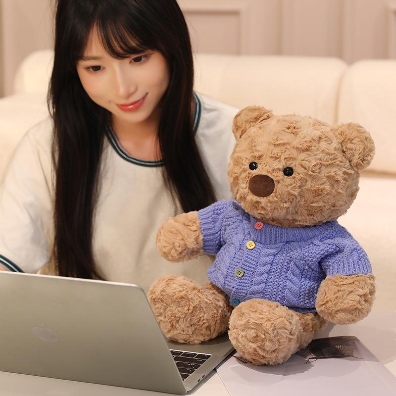 Милый свитер медведь плюшевая игрушка маленькая девочка обнимает медведя кровать обнимает спящего медведя кукла подарок на детский день