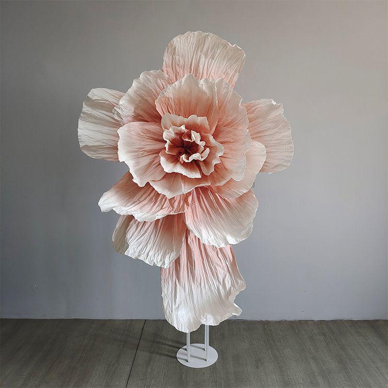 Большое свадебное бумажное цветочное украшение - Плиссированные пластиковые цветы для фона отеля, Гигантские бумажные цветы для фотосессии, Готовое изделие