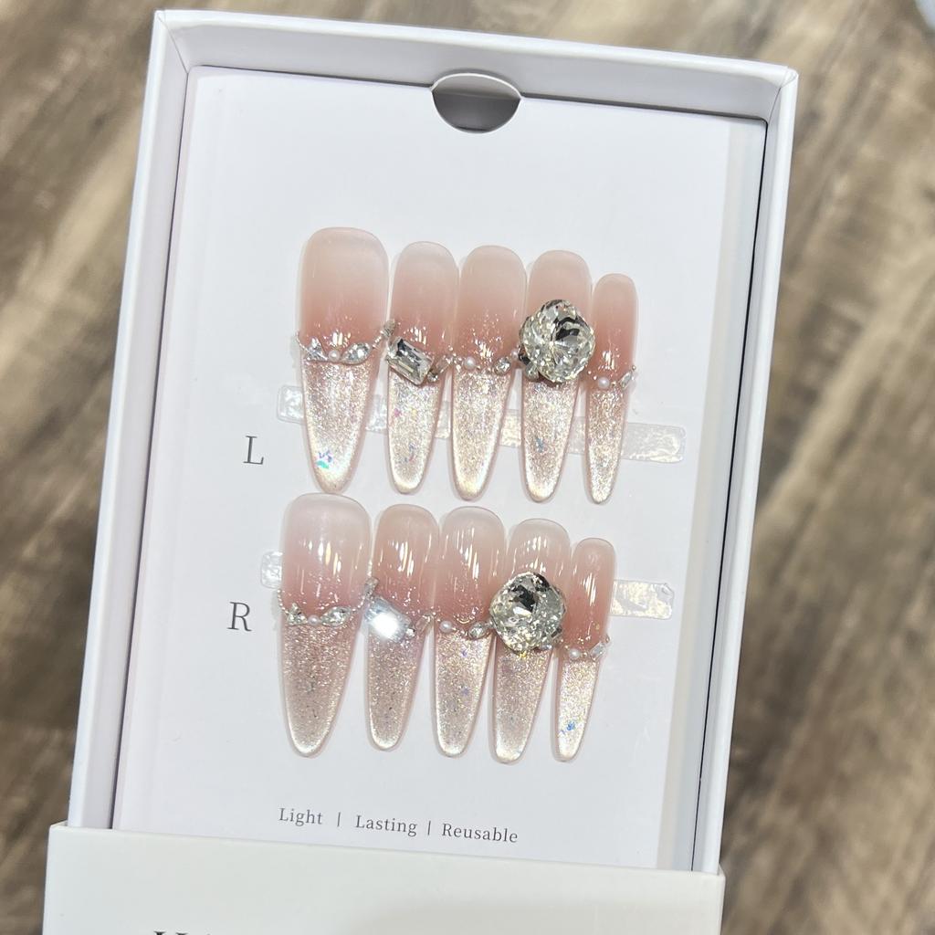 Light Luxury High-end French Cat Eye Small Shattered Diamond Wear Armor Pure Handmade