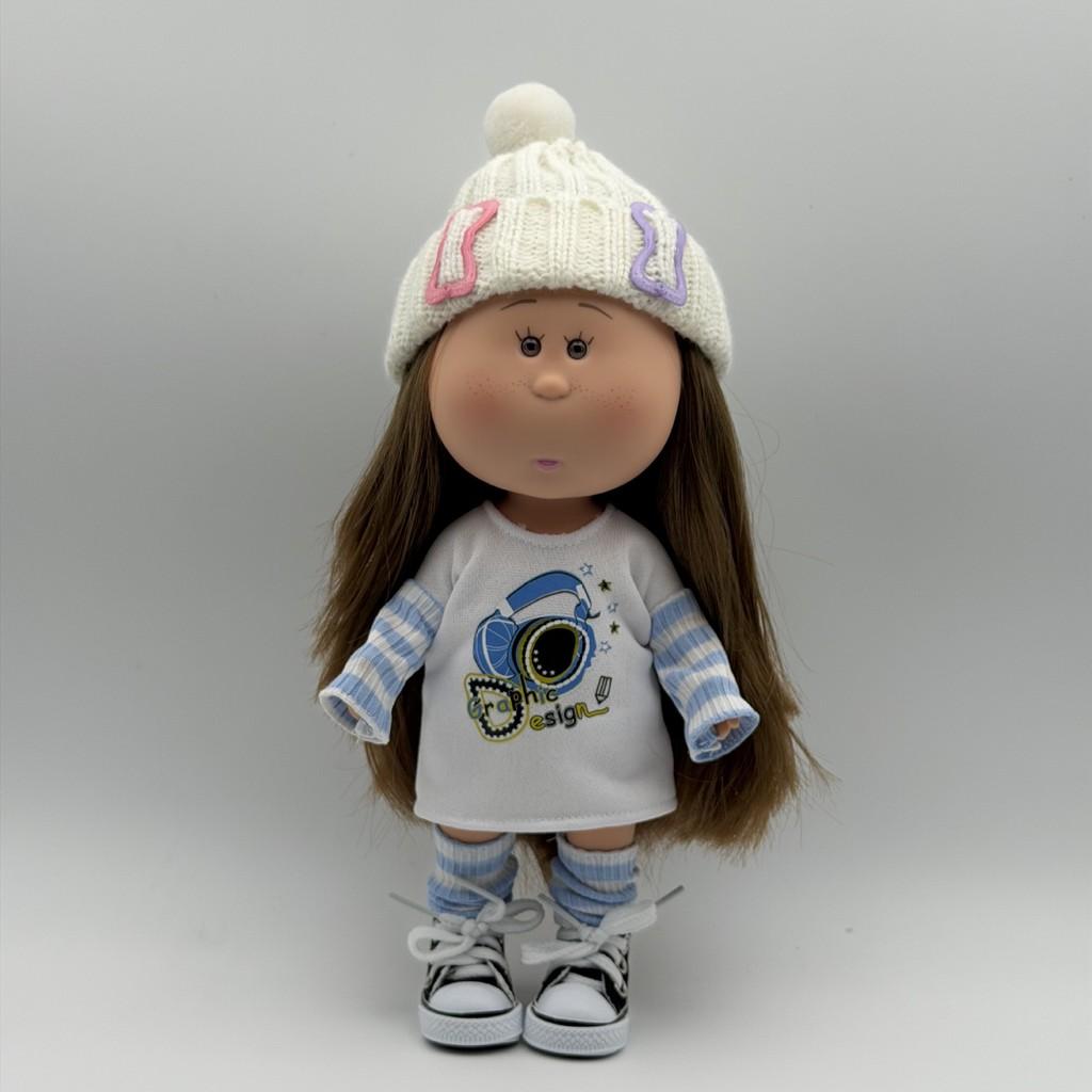 Nines Donil Mia Reversible Vinyl Toy With Dressup Accessories For Kids And Collectors