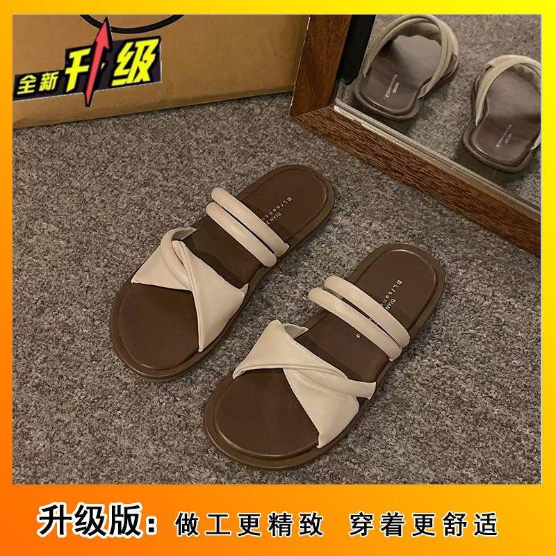 2025 summer new outer wear French small sandals pregnant women beach flat sandals high sense two wear one word slippers women
