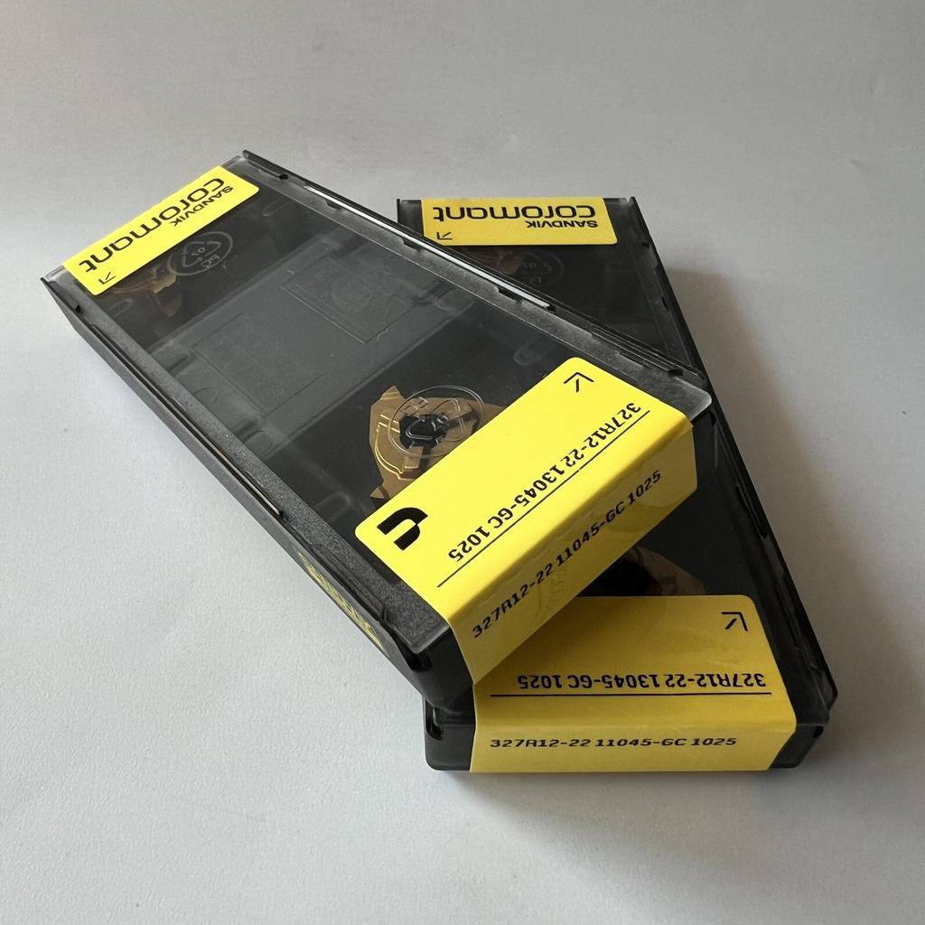 SANDVIK / 327R12-2211045-GC 1025 / Original Swedish hard alloy blade 2 Pcs