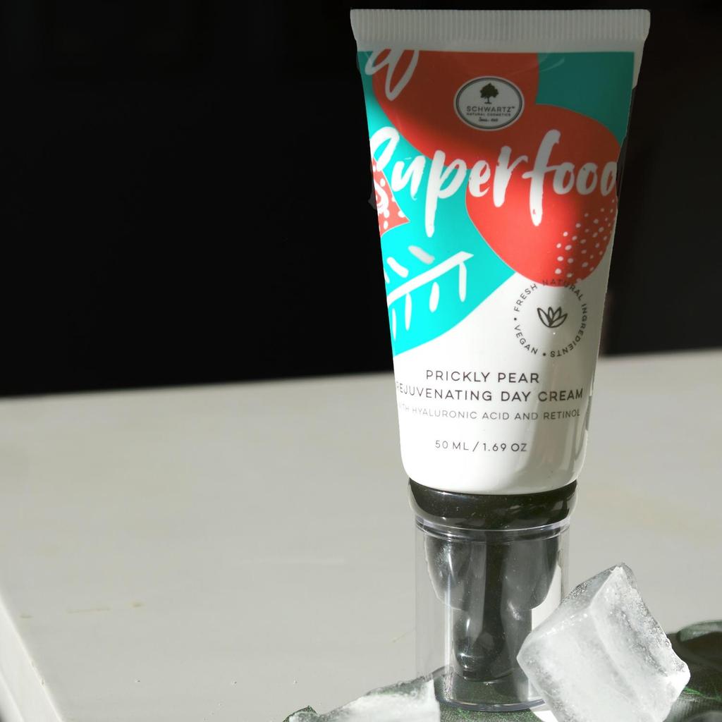 Дневной увлажняющий крем Superfood - Крем для лица против темных пятен, морщин и темных кругов вокруг глаз с гиалуроновой кислотой - Укрепляющий - 50 мл