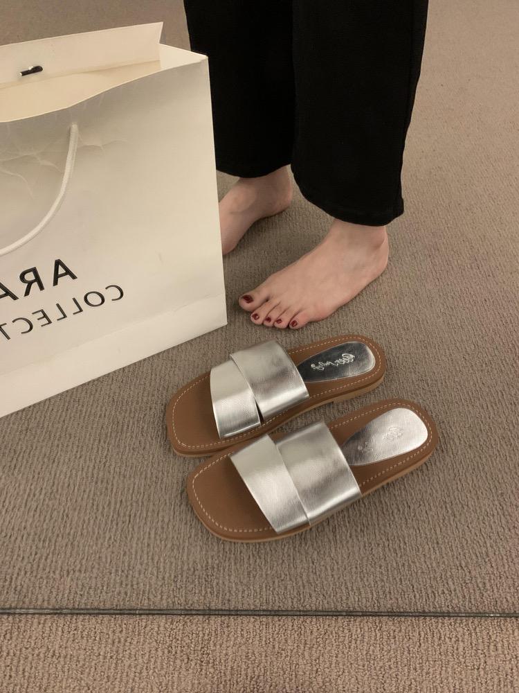 2025 Новые летние ретро-тапочки с квадратным носком и открытым носком на плоской подошве для женщин, летние сандалии для пляжного отдыха на море в сказочном стиле