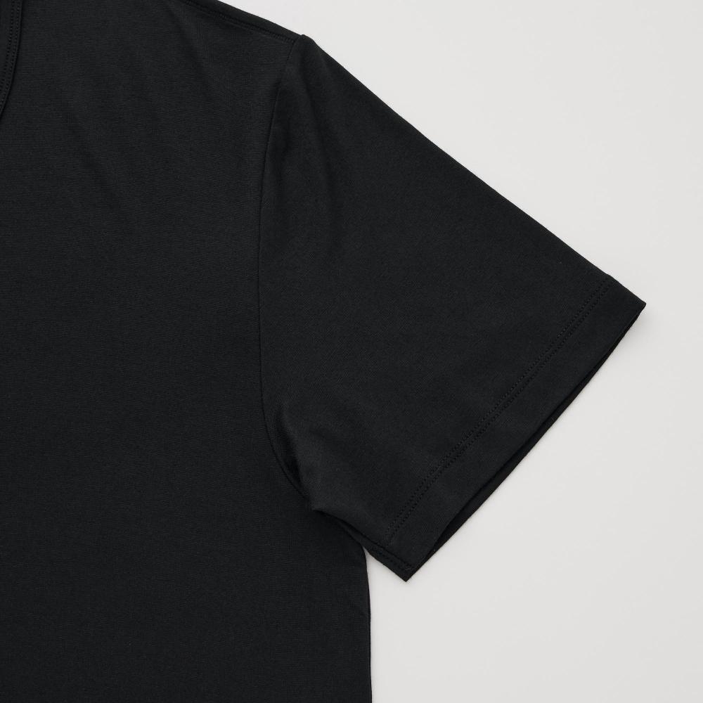 Uniqlo Japan HeaTTech V Neck T  shorT sleeVe 