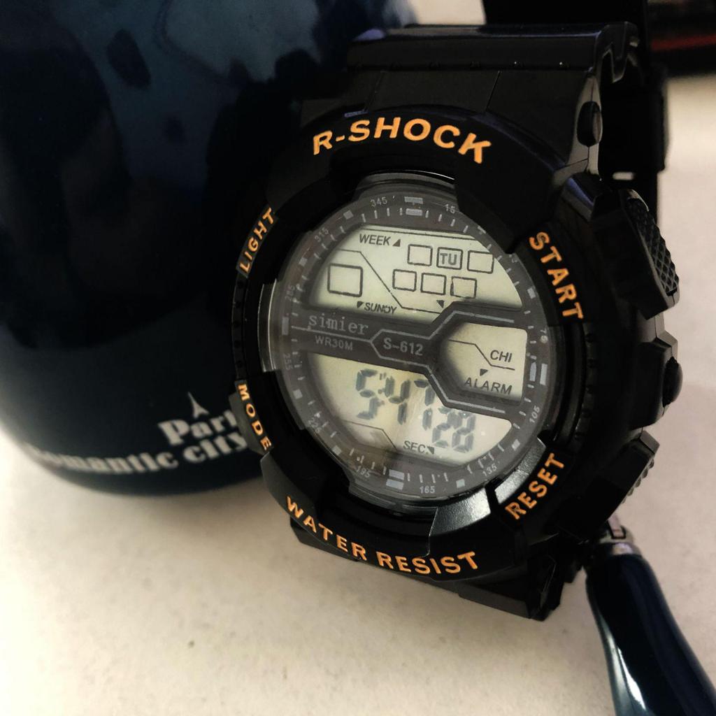 Водонепроницаемые спортивные LED-часы 30 м - Минималистичные и модные для мужчин и студентов