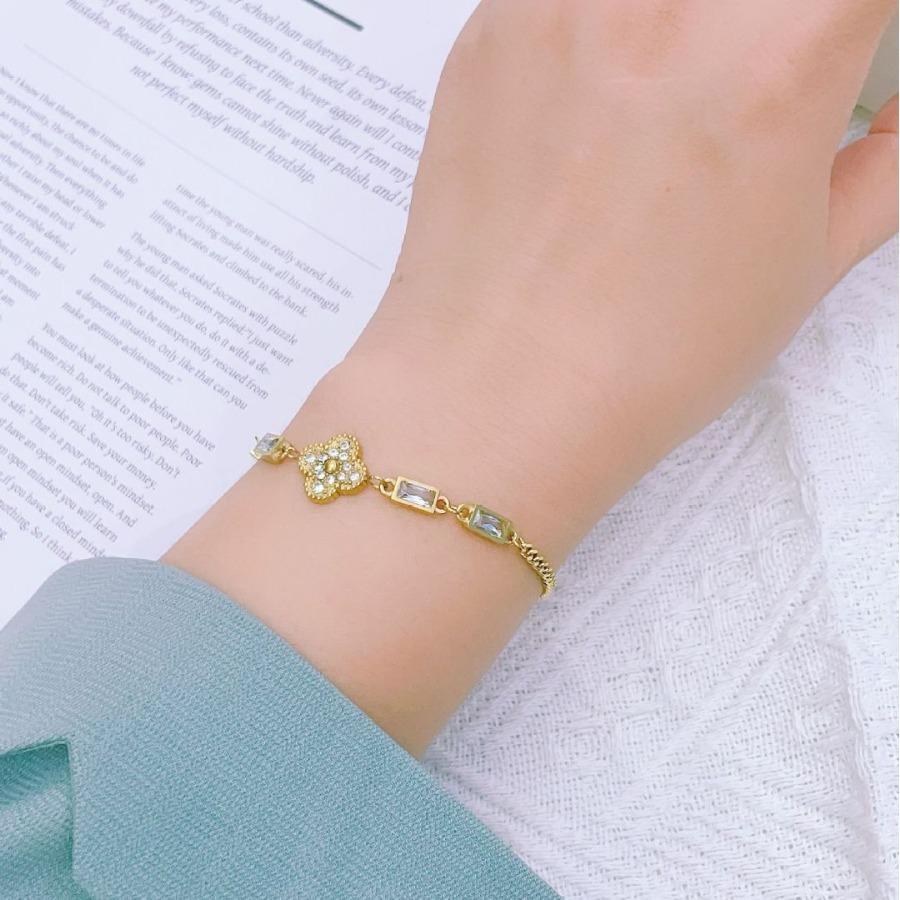 Новый браслет из четырехлистного цветка с цирконием, титановая сталь, не теряет цвет, простой браслет с четырьмя листами клевера для пожилых людей