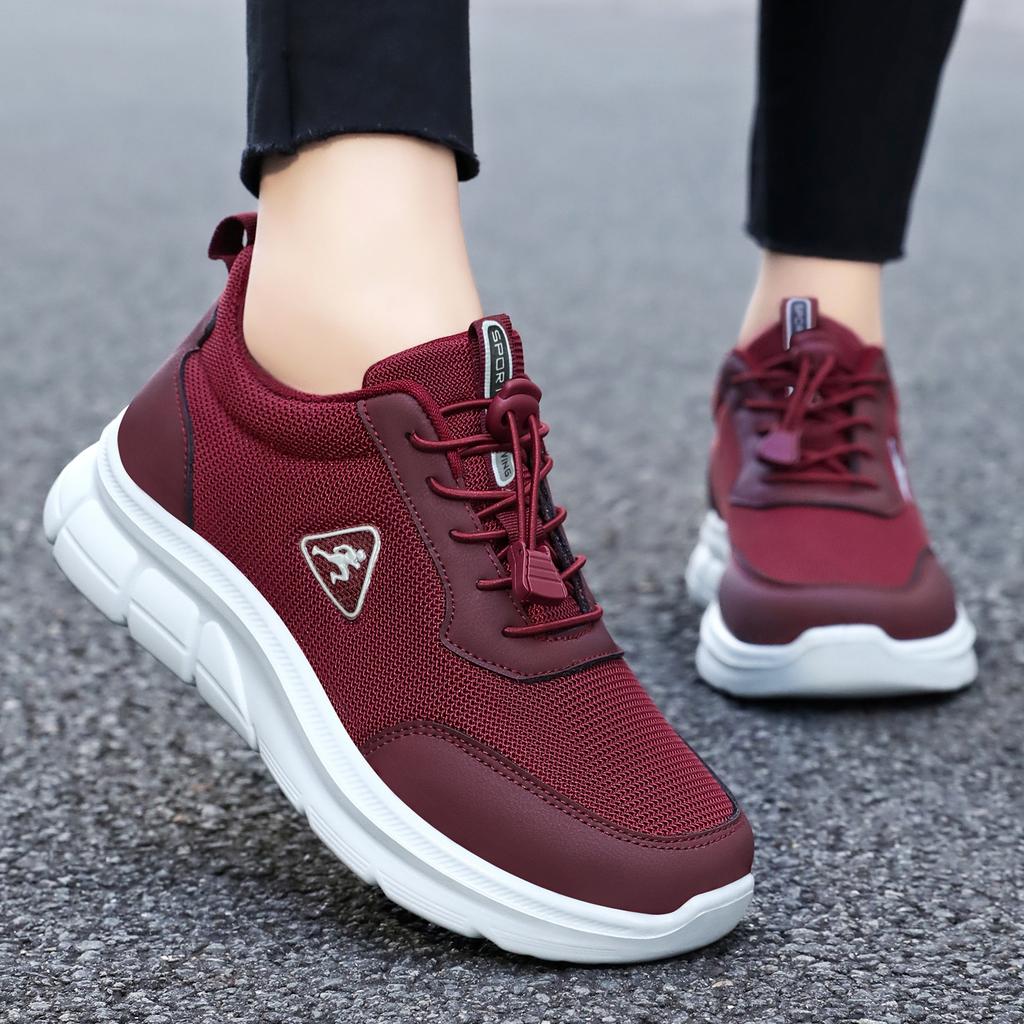 Stepping shoes men's shoes breathable and lightweight mesh shoes outdoor casual shoes versatile single shoes