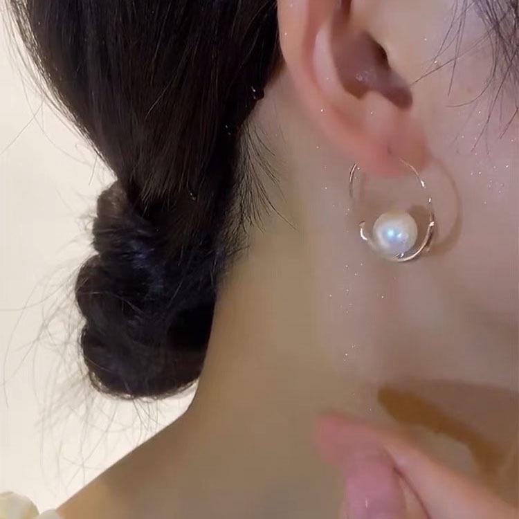 2024 Trendy High-End French Pearl Earrings for Women: Elegant Niche Style