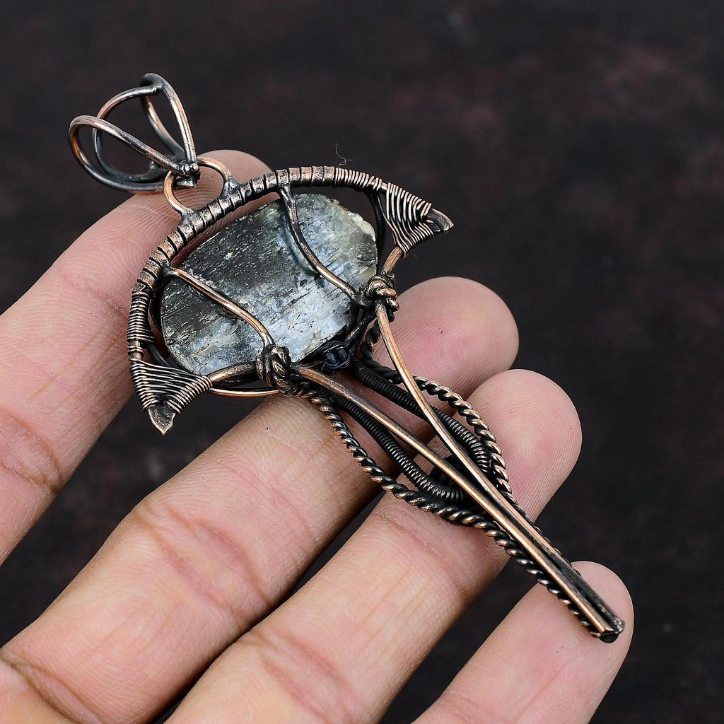 Подвеска из кианита, подвеска из медной проволоки, обернутая драгоценным камнем, ручная работа, подвеска в стиле бохо-хиппи, медные украшения, элегантная подвеска, подарок для него, уникальные украшения