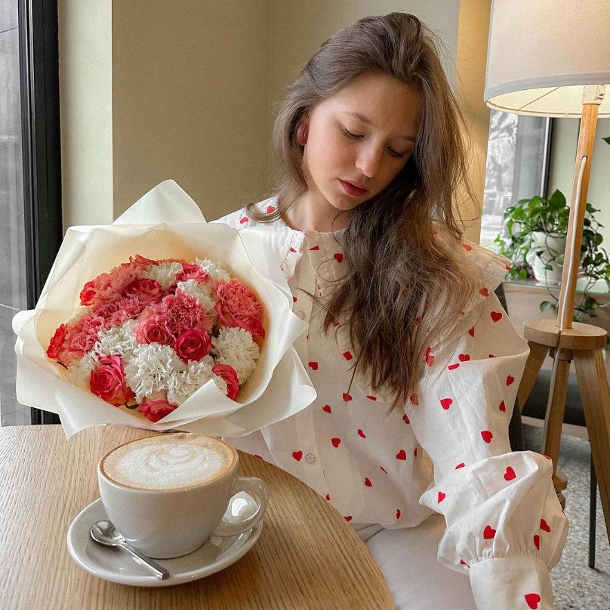 Spring and Autumn Women's Cotton Shirt Love Printed Shirt Doll Collar Lantern Sleeve Shirt