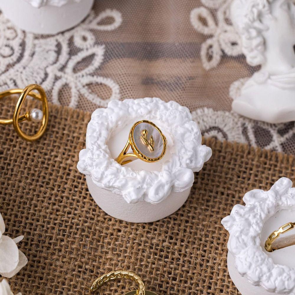 Vintage Cake Shape Ring Stand White Gypsum Ring Display Rack Plaster Ring Holder  Photo Props