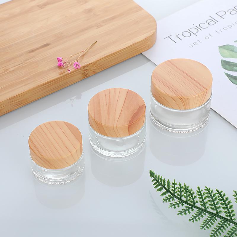 Прозрачная стеклянная баночка для крема для глаз и лица с крышкой, имитирующей древесину