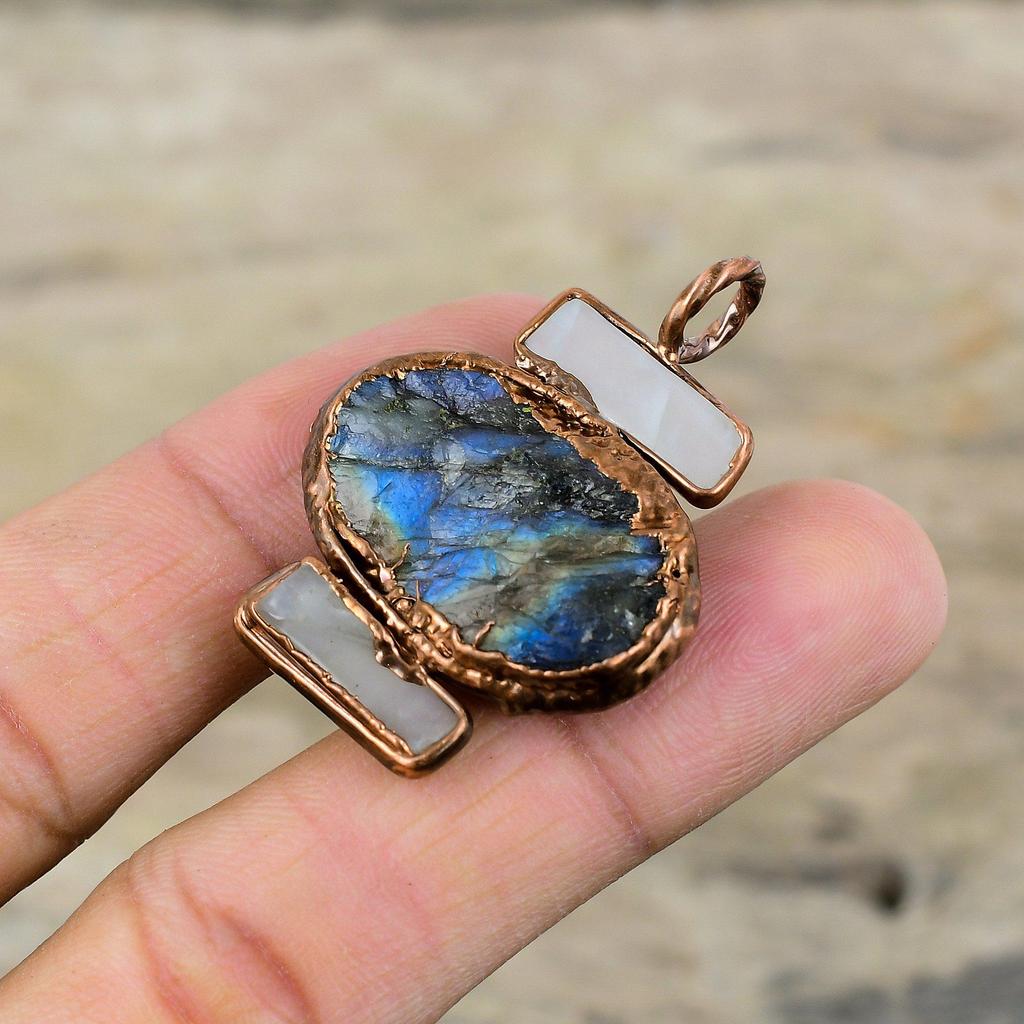 Кулон из грубого лабрадорита, гальванопластический медный кулон, перламутровый кулон, гальванопластическое ювелирное изделие ручной работы, подарок для мамы, драгоценный камень, кулон