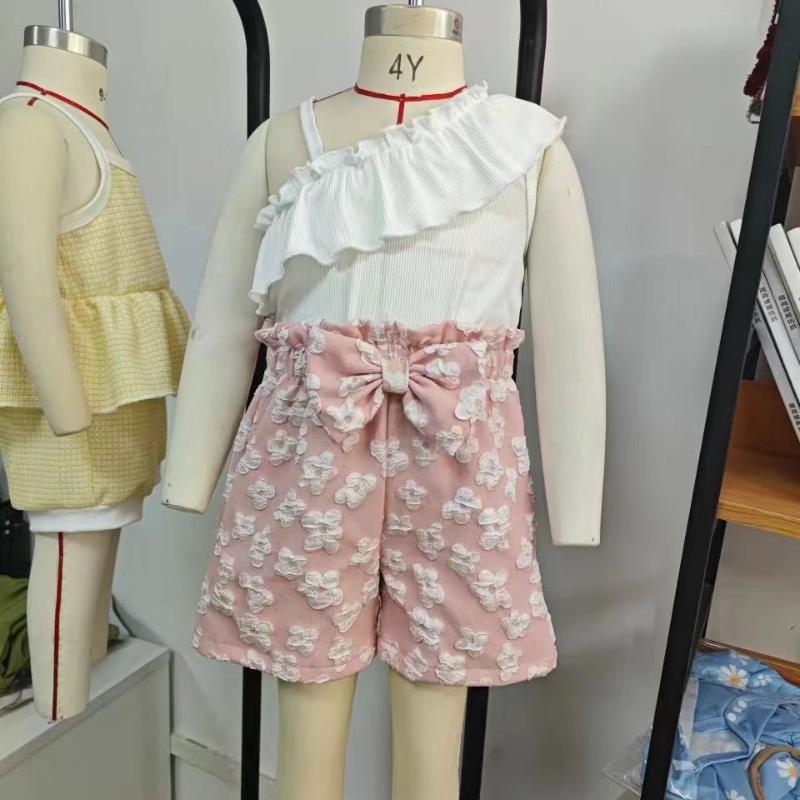 Летний детский костюм для девочки, топ-халтер с оборками, комплект из двух частей с розовыми шортами с принтом