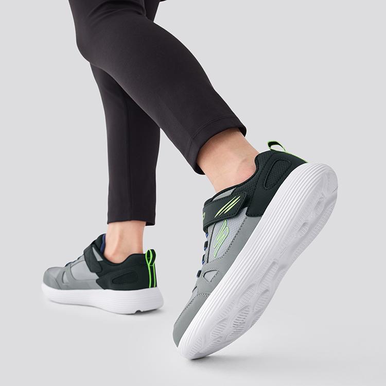 Skechers Модные Простые Трендовые Красивые Универсальные Спортивные Повседневные Нескользящие Ударопрочные Прочные Детские Беговые Кроссовки Детские Кроссовки Серый 405090L-GYBK