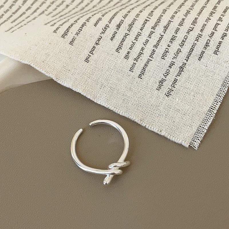 Дизайн Sense Knotted Metal Opening Ring Женское Простое Нишевое Индивидуальное Легкое Роскошное Элегантное Модное Универсальное Кольцо Кольцо