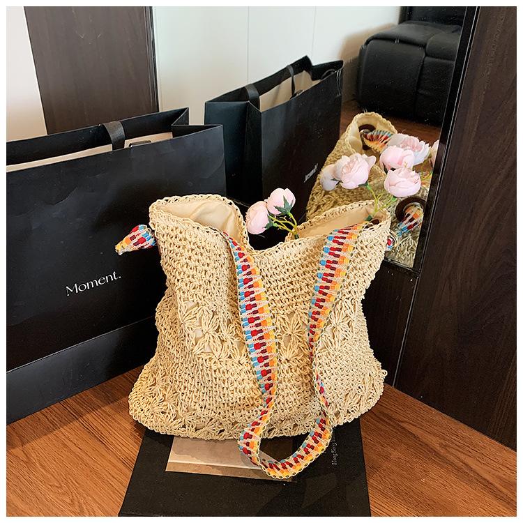 Ретро плетеная сумка женская 2025 новая универсальная повседневная пляжная сумка повседневная простая сумка-тоут