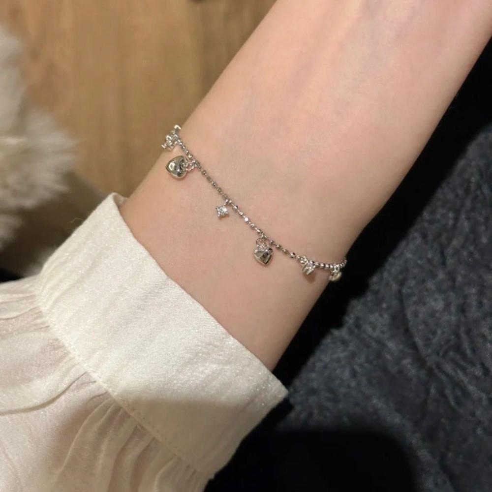 Zinc Zinc Alloy Heart Bracelet Bead Charm Hand Chain Sweet Gold Bracelet Bridal Party
