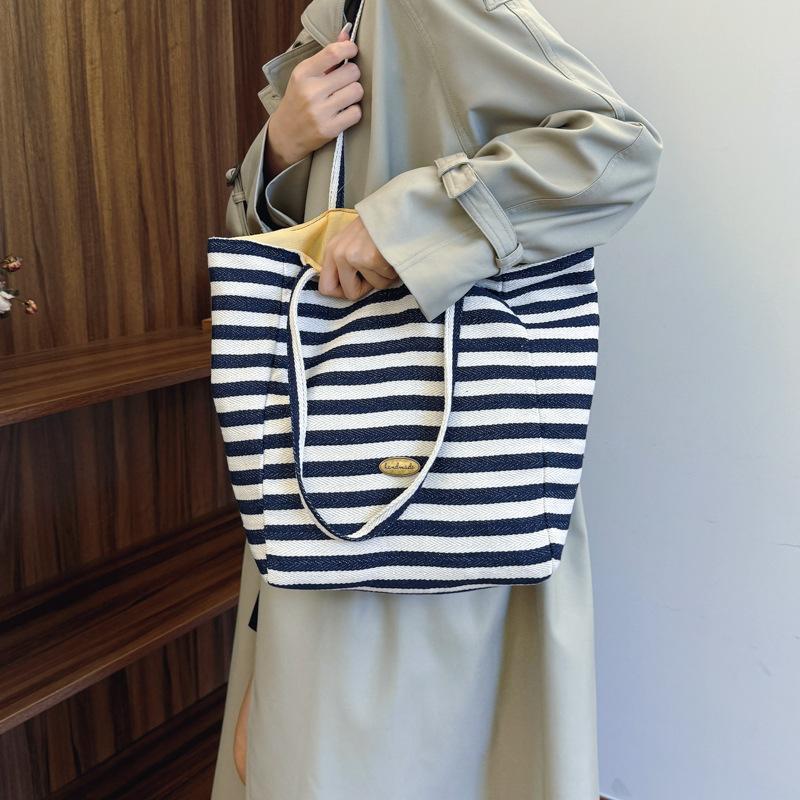 Персонализированная полосатая износостойкая холщовая сумка 2024 года, новая корейская сумка для отдыха, модная сумка через плечо большой вместимости