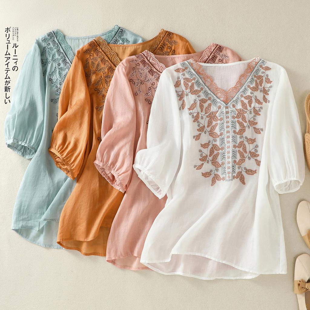 Retro Embroidered V-neck Cotton and Linen Shirt for Women's 2025 Summer New Lace Splicing Loose Five-quarter Sleeve T-shirt