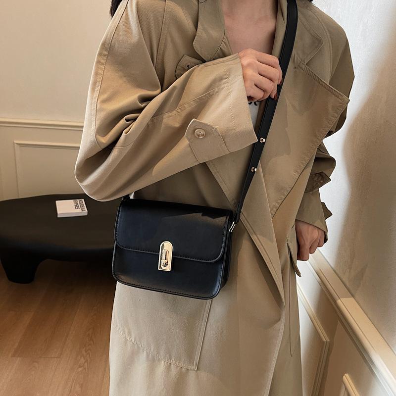 Маленькая сумка в стиле ретро в стиле Гонконга 2024 года, новая женская сумка из высококачественной фактурной ткани, сумка через плечо для поездок на работу, сумка-мессенджер прилив