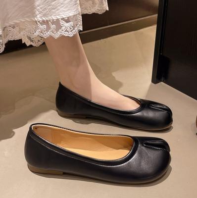 Модные таби ниндзя обувь женская микрофибра кожа удобные балетки с раздельным носком тапочки мягкая подошва лоферы лаконичные женские мокасины для ходьбы 2025