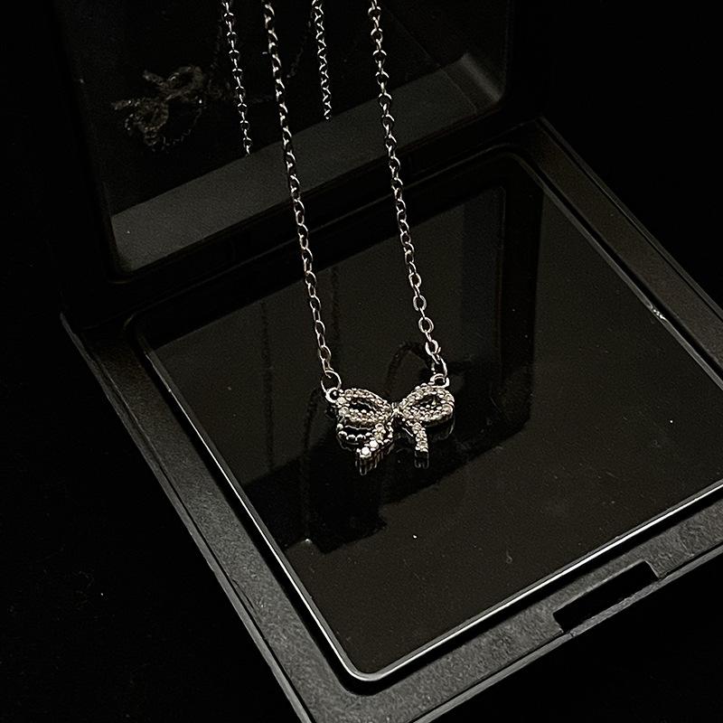 Niche Design Necklace With Diamonds, Zircon High-End Bow, Collarbone Chain, Female Sweet.
