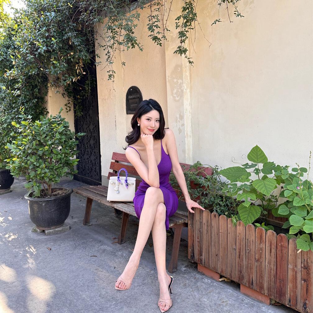 Телесные туфли на высоком каблуке 2025 новая популярная женская летняя шпилька из лакированной кожи сексуальные сандалии с острым носком крутые шлепанцы для улицы