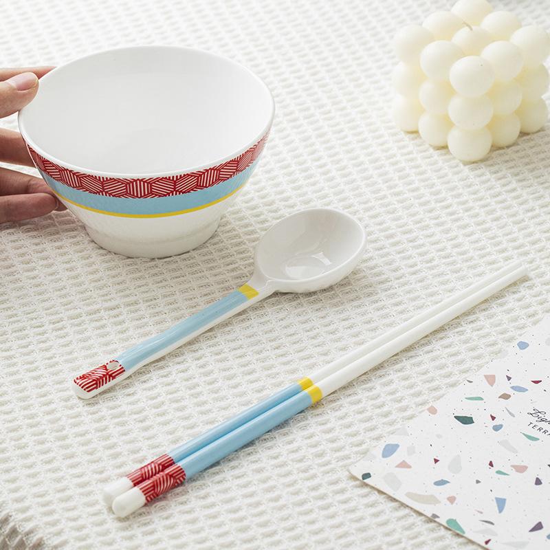 5 пар керамических палочек для еды, японские нескользящие палочки для суши, бытовая кухонная посуда, легко моющаяся, набор столовых приборов с ложкой, подарочный набор