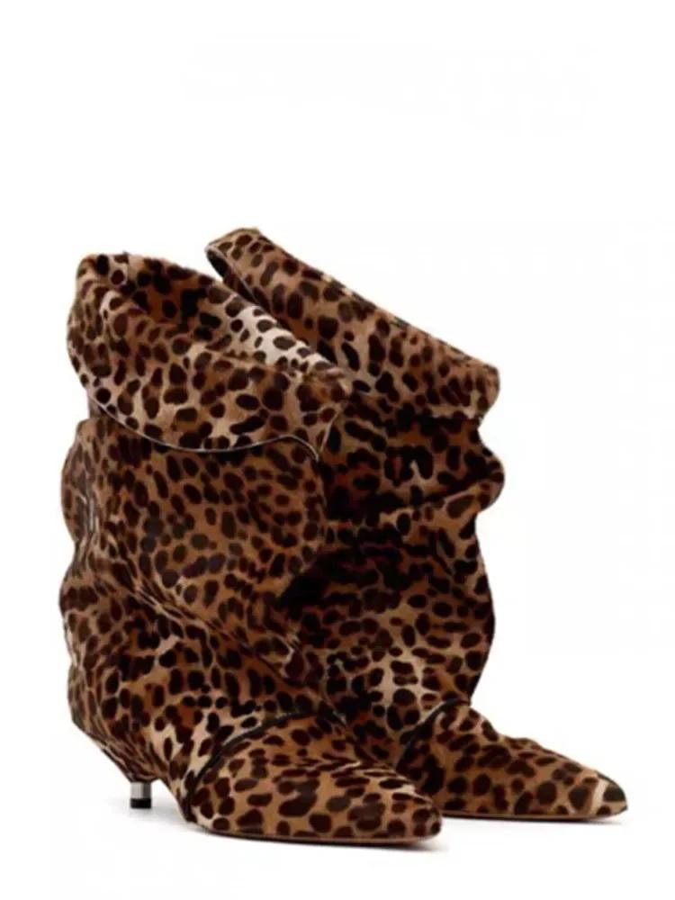 Новые женские европейские и американские остроносые плиссированные ботильоны до икры с бахромой на тонком каблуке 5 см, рыцарские сапоги, ботинки средней длины больших размеров