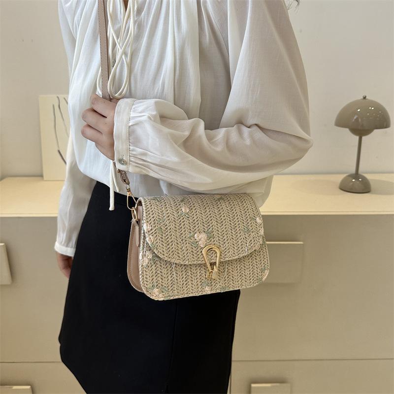 Модная соломенная плетеная сумка для женщин, новый стиль, маленькая свежая кружевная цветочная плетеная сумка-седло, модная сумка через плечо на одно плечо