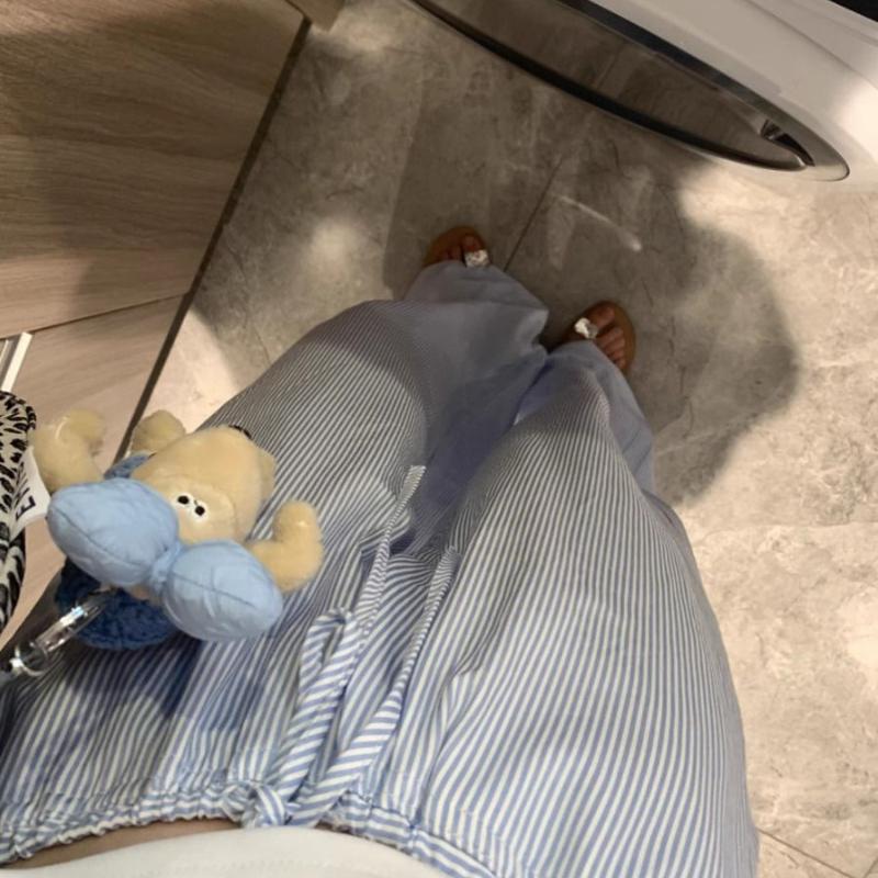 Женские летние тонкие синие брюки для отдыха с широкими штанинами в вертикальную полоску - Свободные повседневные охлаждающие брюки на кулиске для ходьбы