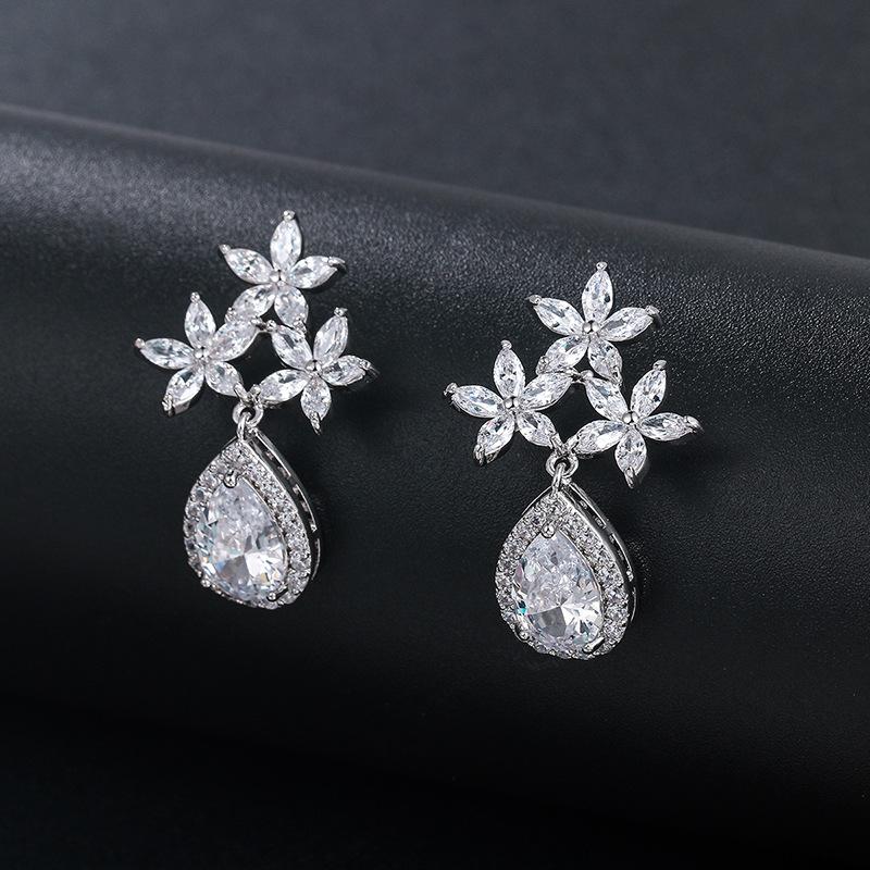 High Quality New Arrival Pear Cut and Star Flowers Cubic Zirconia CZ Crystal Shiny Wedding Bridal Chandelier Earrings