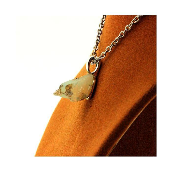Pierres et Minéraux. Collier Opale brut. 9.19 ct. Wello, Ethiopie.