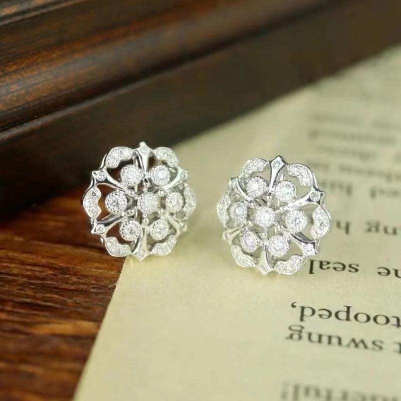 Huitan Bright Flower Cubic Zirconia Stud Earrings for Women Aesthetic Delicate Wedding Party Jewelry Luxury Piercing Accessories