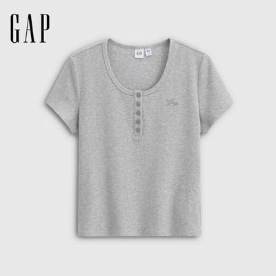 Женская футболка-henley с вышивкой логотипа и цветочным узором