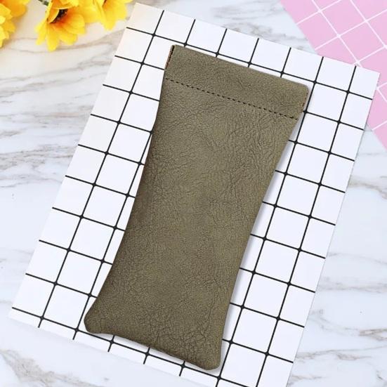 2 шт. Чехол для солнцезащитных очков Мягкий автоматически закрывающийся стильный чехол из искусственной кожи с подкладкой против царапин Компактная сумка для очков Мешок для чистки экрана из микрофибры