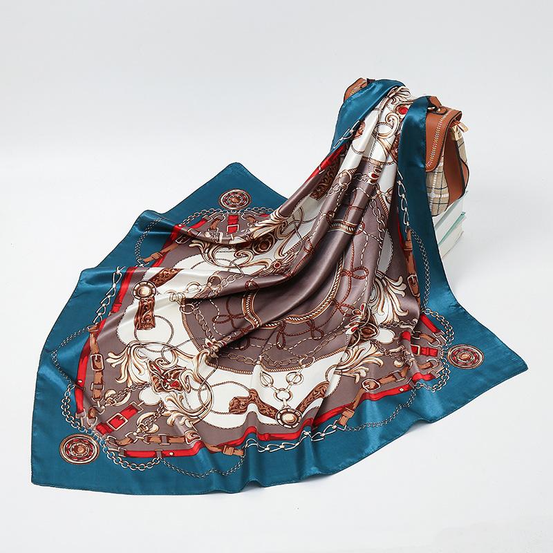 Шёлковый платок с принтом 90 см