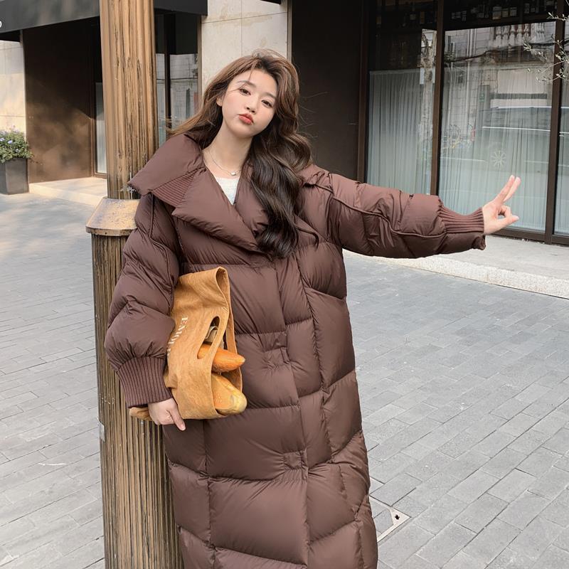 Женская пуховая куртка Chinese play свободная большая стеганая свободная белая пуховая куртка женская зимняя новая длинная утепленная куртка до колена