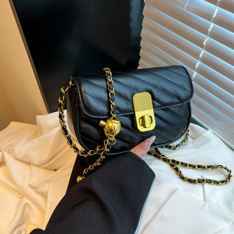 Модная маленькая женская сумка, новый нишевый дизайн, сумка-мессенджер на цепочке, премиальная универсальная на плечо, маленькая квадратная сумка