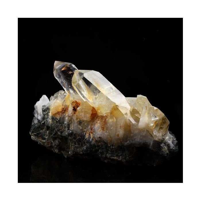 Pierres et Minéraux. Quartz, Chlorite. 467.0 ct. Freney d'Oisans, Bourg d'Oisans, Isère, France.