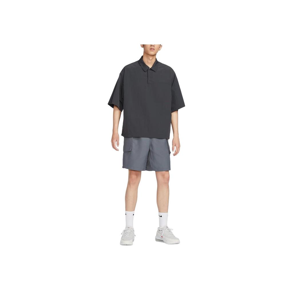 Nike Tech Sun Protection Водонепроницаемая тканая свободная рубашка поло с коротким рукавом с защитой от ультрафиолета Мужские рубашки поло Угольно-черные FZ0705-060