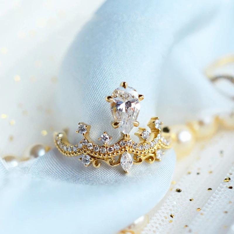 Independent Station Vintage Crown Ring Water Drop Pear Shaped Mozzarella Diamond Engagement Ring