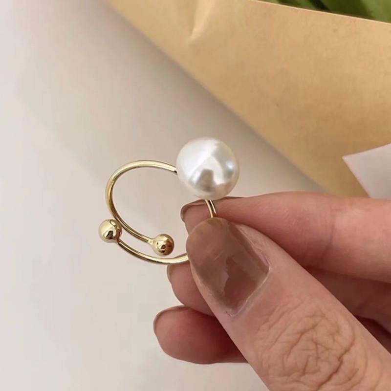 Elegant Adjustable Pearl Ring - Unique Design for Women