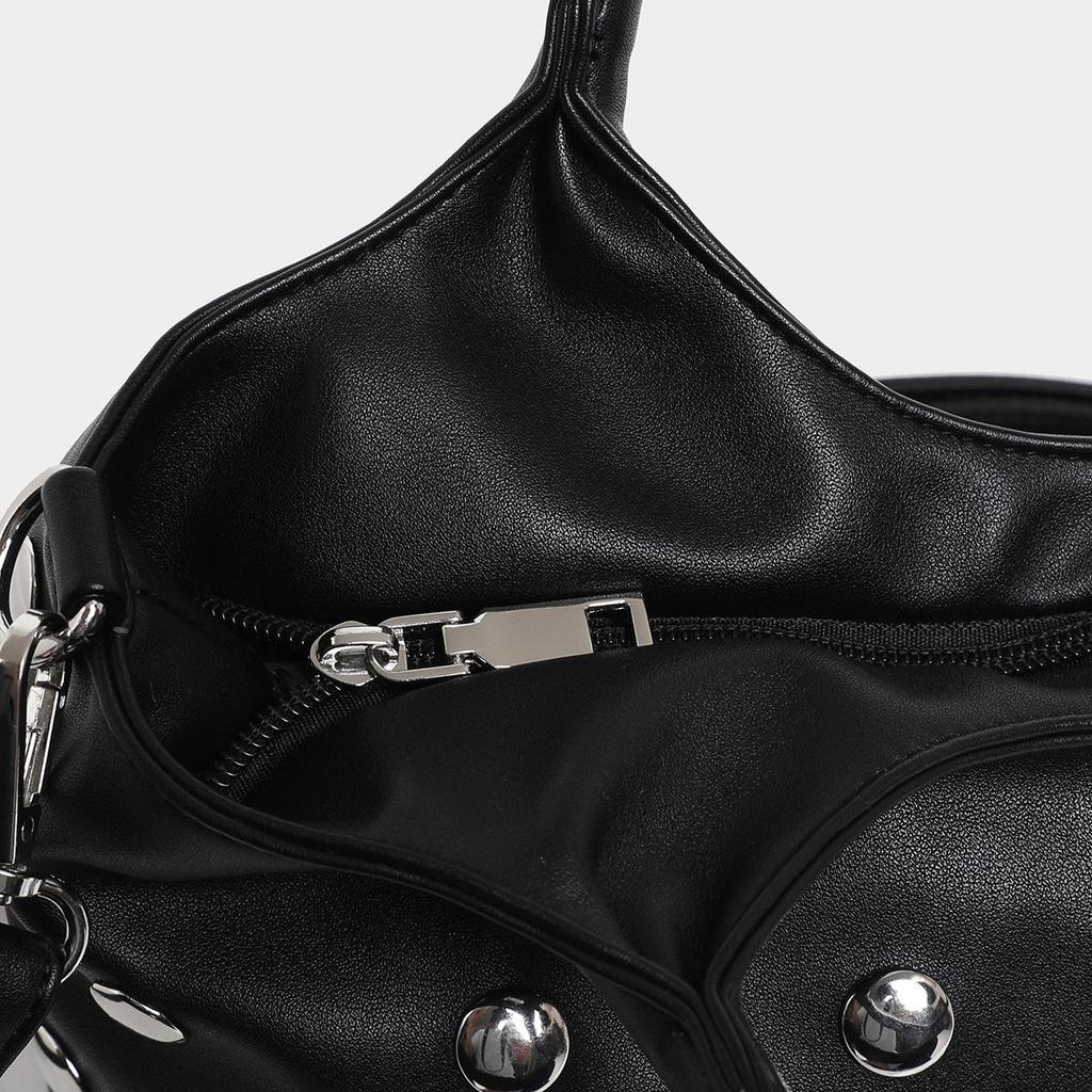 Трендовая минималистичная сумка на плечо с заклепками: Универсальная женская сумочка в винтажном стиле